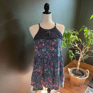 💕3 for $10 Torrid floral top